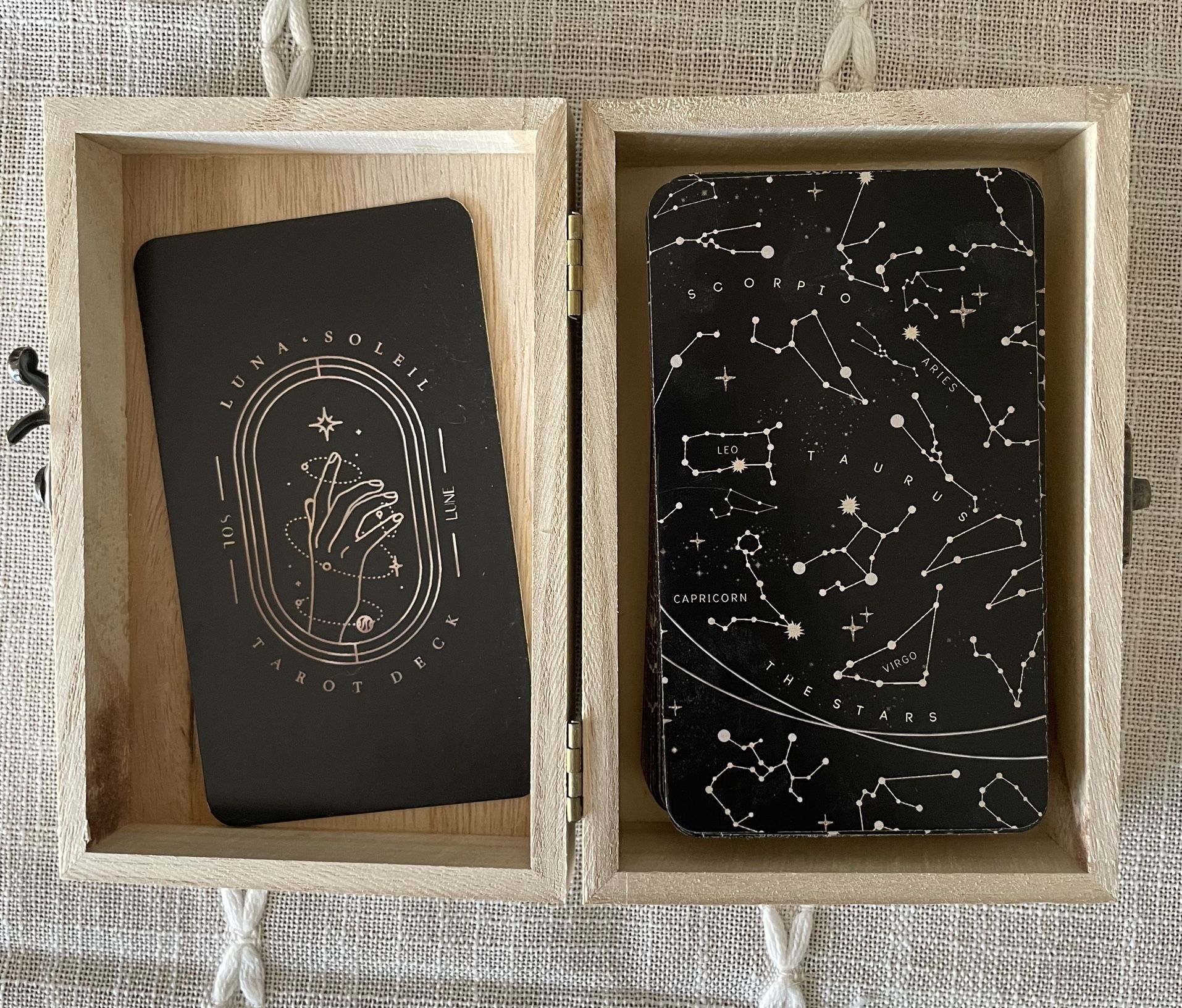 Luna Soleil Tarot Deck: 78 Black Cards with Gold Foil Gilded Edges: NEVER USED