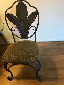Dining table w 4 chairs