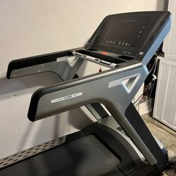 Fjord XCT-300 Treadmill