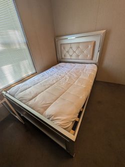 Full size kid/ teen bed set