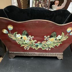 Gorgeous Metal Basket In Long Island Great Neck