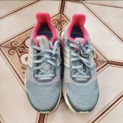 Womens Ultraboost Sneakers Size 7