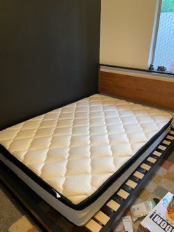 Full bed mattress only lightly used
