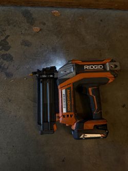RIDGID Hyper Drive Brushless Cordless Nail Gun