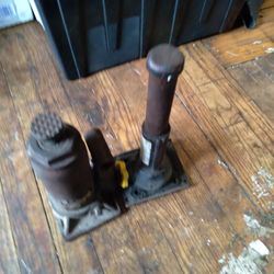 2 Floor Jacks For $10