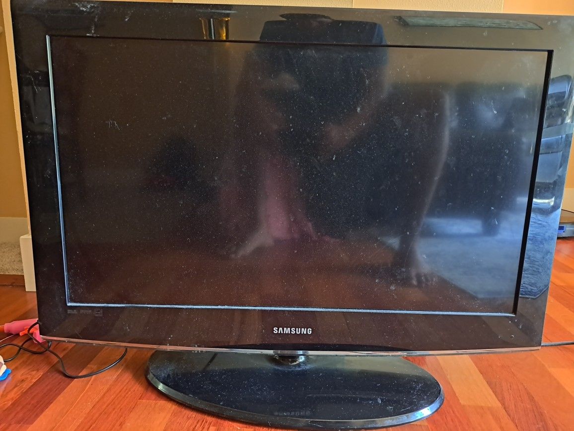 TV 32"