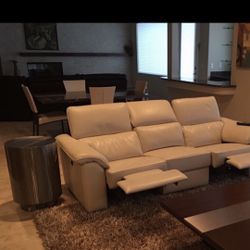 Metal Platinum round end table 18” dia x 26h 900.00 (Johnston casuals furniture)