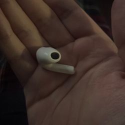 Right AirPod (3rd Gen)