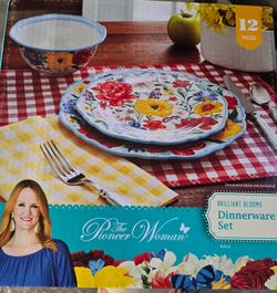 Pioneer woman 12 piece dinnerware set, "Brilliant Blooms"