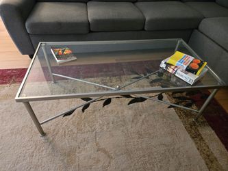 Coffee tables and end tables