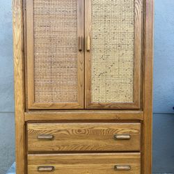 Armoire / Storage Drawers 