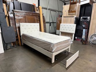 Twin bed with mattress $160