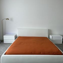 King Size Bed Frame With Two Night Stands