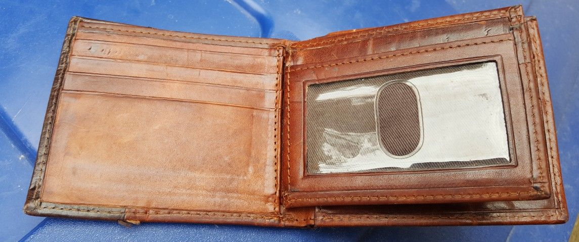 Black Mens Leather Wallet for Sale in Walnut Creek, CA - OfferUp