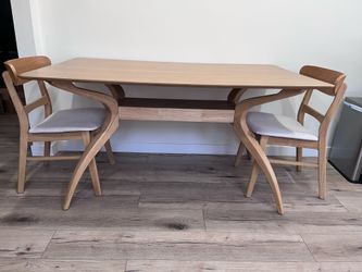 Table and 4 Chair Set