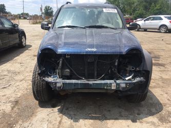 Parting out 2004 Jeep Liberty 4x4