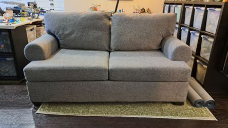Love seat - great condition