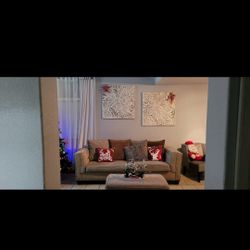 3 Sofas Included (Grandes)