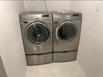 Samsung Front-Load Washer and Dryer Set