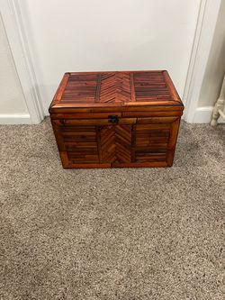 Vintage split bamboo andrattan storage trunk or blanket chest in Great Condition