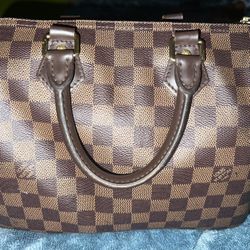 Louis  Vuitton 