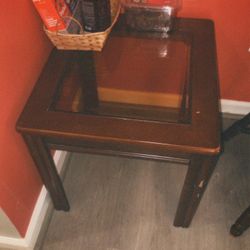 Tiny Side Table 