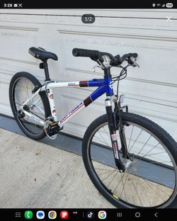 Gary fisher Mountain Bike Size medium wheels 26" speeds 21