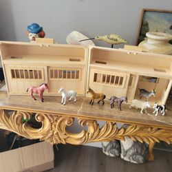 Doug &Melissa Barn Like New With Animals