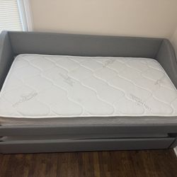 Daybed With Pull Out Trundle 
