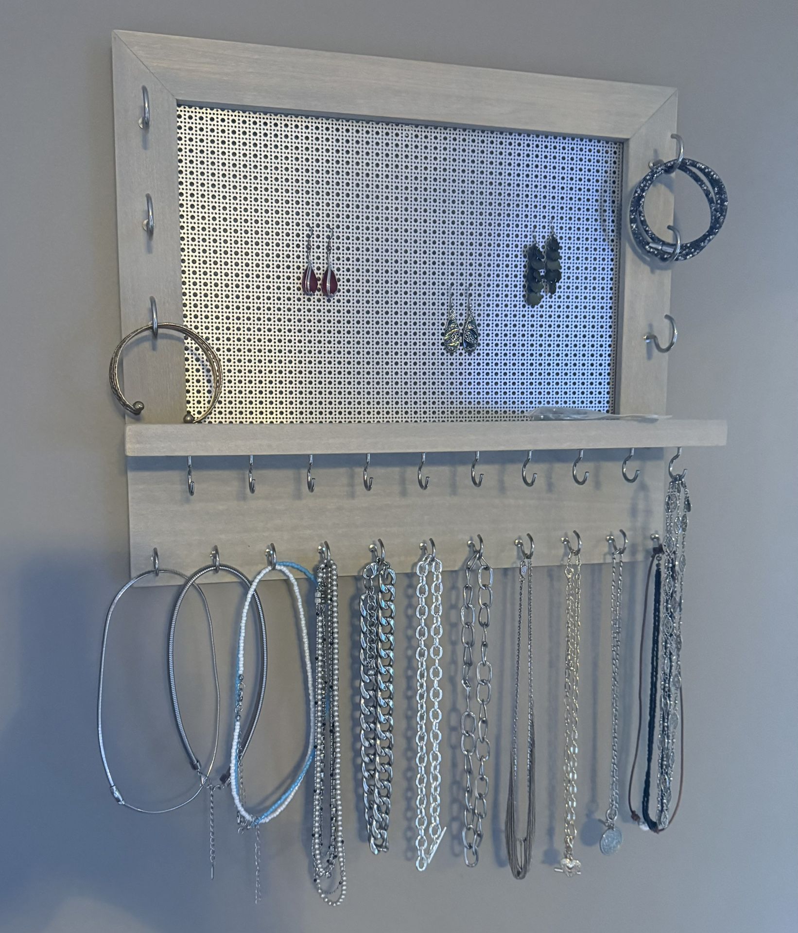 Beautiful Wall-Mounted Jewelry Organizer – Like New!