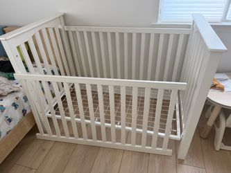 Pottery Barn Kendall Convertible Crib