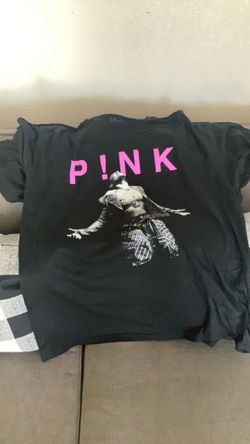 PINK Alecia Moore Summer Carnival 2023 Concert Tee Trustfall mens t shirt size xl new color black  and pink