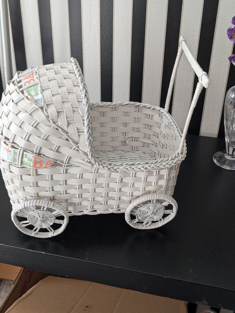 Baby Carriage Centerpieces (5)