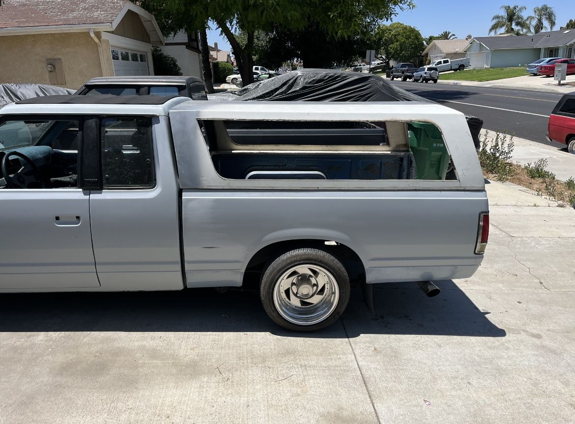 Nissan 720 King Cab Camper Shell Blazer Windows Minitruck for Sale in ...
