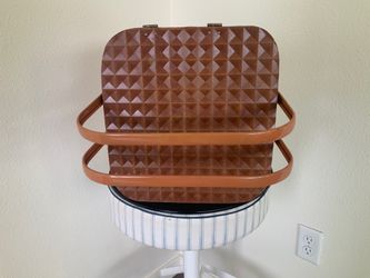 Mid Century Woven pic Nik Basket. $30
