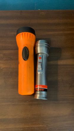 2 flashlights 🔦