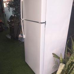 Working Fridge General Electric 