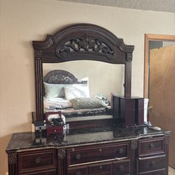Queen Bedroom Set