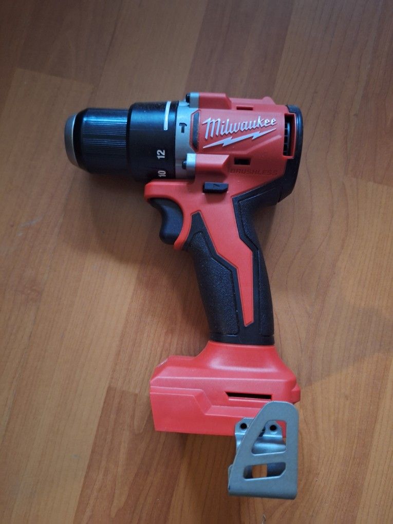 Milwaukee M18 Brushless Hammer Drill / Drill Driver