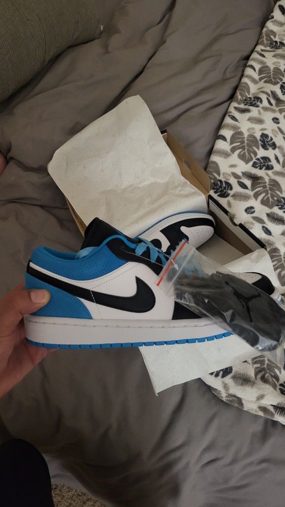 Deadstock New Air Jordan Low LASER BLUE Size MENS