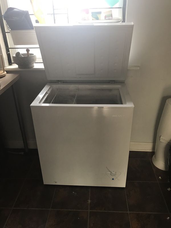 5.1 Cu. Ft. Insignia Deep Freezer for Sale in Chicago, IL - OfferUp