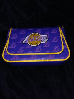 Lakers purse