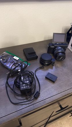 Canon M200 Vlog Camera Bundle