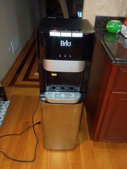 Brio hot and cold water dispenser