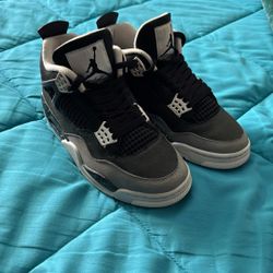 Jordan 4, Size 7.5