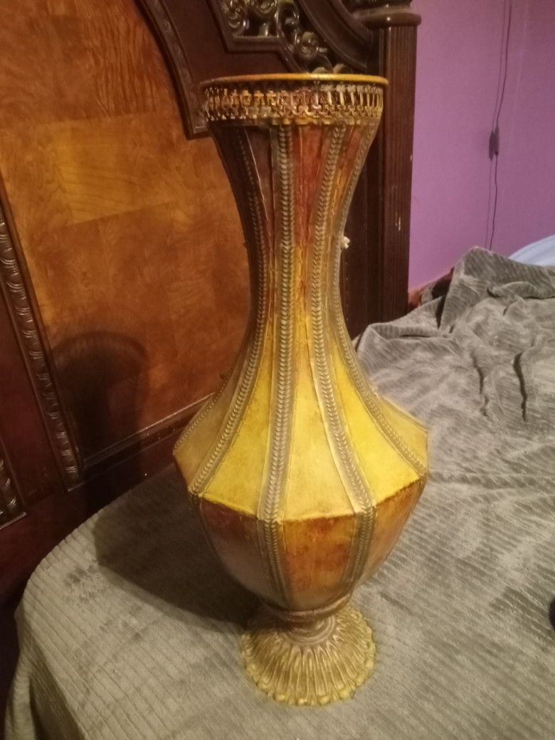 Corner Vase