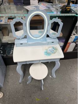 Kids  vanity   📍$50  Sold as is  Some defects