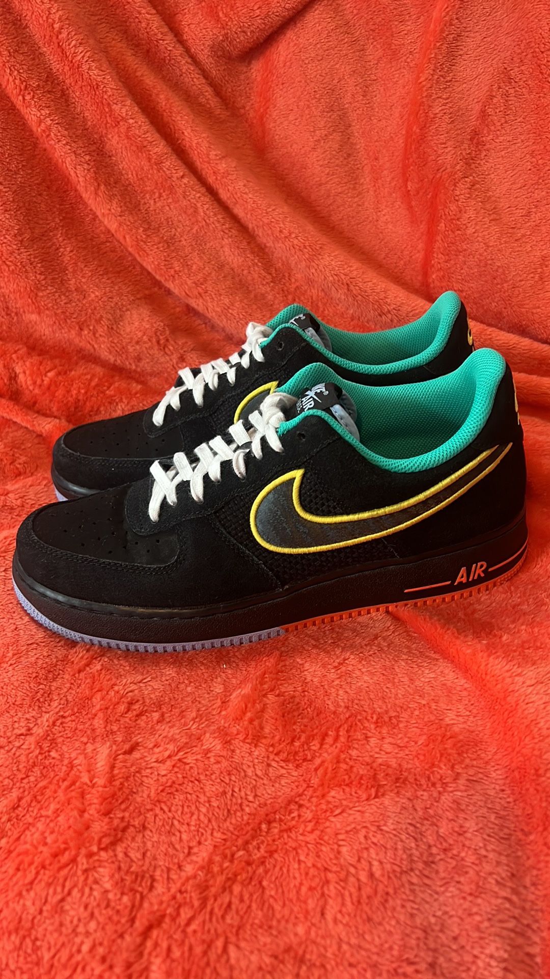 Size 10 Nike Air Force '07 LV8 Peace and Unity