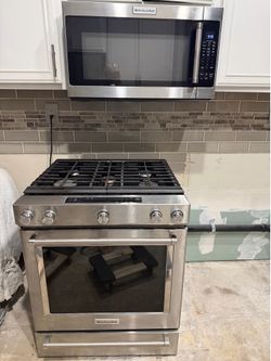 Kitchen Aid Gas 5 burner slide in oven