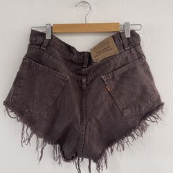 Vintage 555 Levi’s brown shorts. Orange tab  Bin A